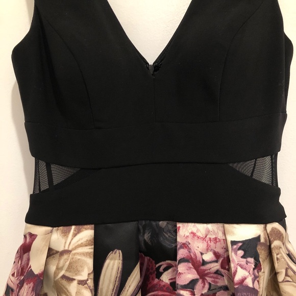 Xscape- Woman’s Floral Dress- Size 4 - Picture 6 of 12